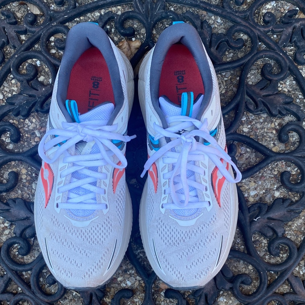 Saucony Light Tan Running Shoes - Picture 2 of 8
